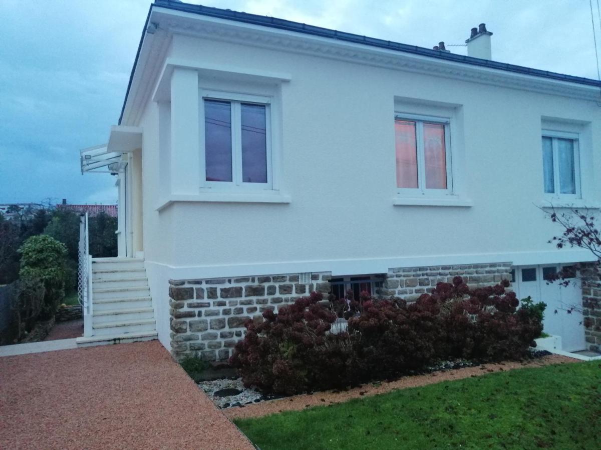 Chez Papinette, Proche Gare Et Centre, Pdj Compris Appartement Niort Buitenkant foto